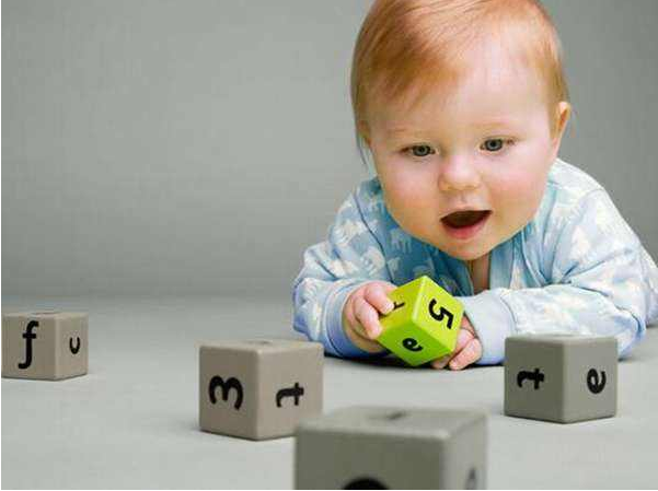 宝宝语言发育迟缓有什么症状 宝宝语言发育迟缓怎么训练