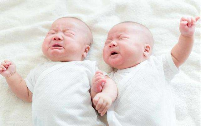 什么情况下容易生双胞胎 怀双胞胎有什么症状