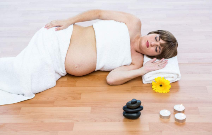 孕妇肚子软软的正常吗 孕妇肚子发硬多久会生