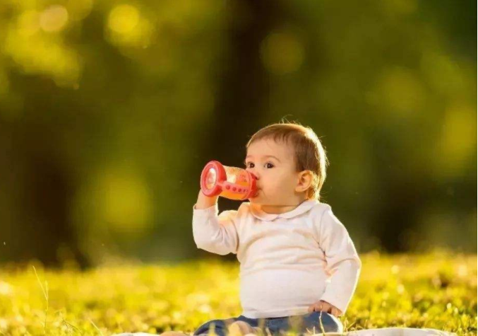 宝宝从什么时候可以开始喝水 宝宝喝水有讲究