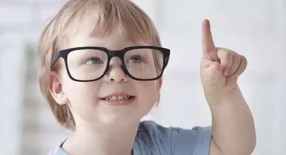 孩子近视应不应该一直戴眼镜 孩子近视一直戴眼镜好不好