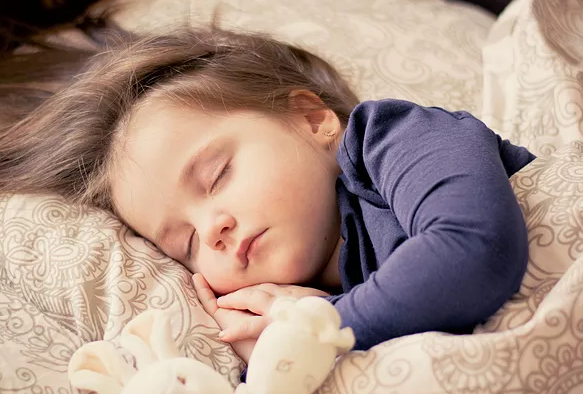 新生儿睡眠少是什么原因  新生儿睡眠少怎么办