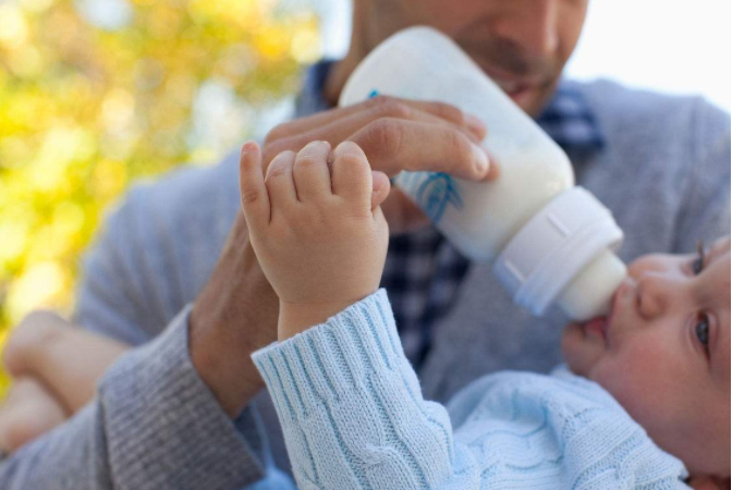 怎么给宝宝正确转奶 宝宝转奶容易出现的误区