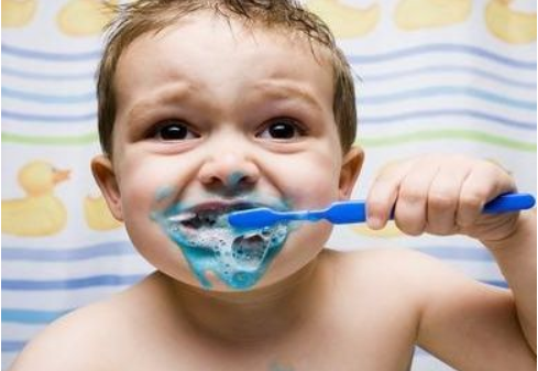 宝宝不爱刷牙怎么办 宝宝刷牙不配合怎么做好