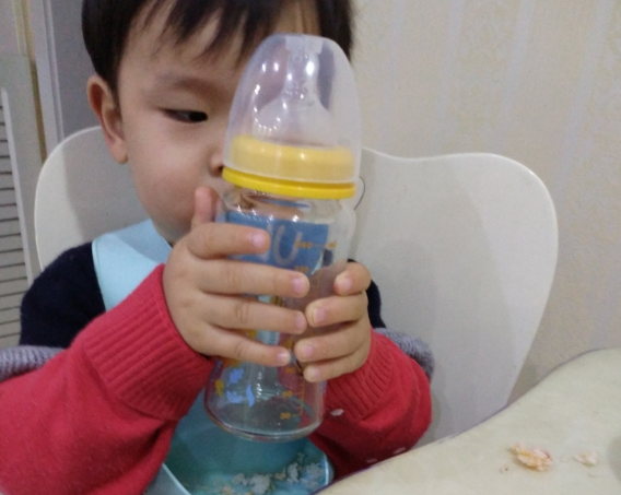 幼蓓宽口玻璃奶瓶怎么样 幼蓓宽口玻璃奶瓶使用测评