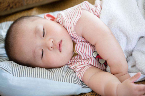 宝宝睡多高的枕头好 孩子枕头选择推荐