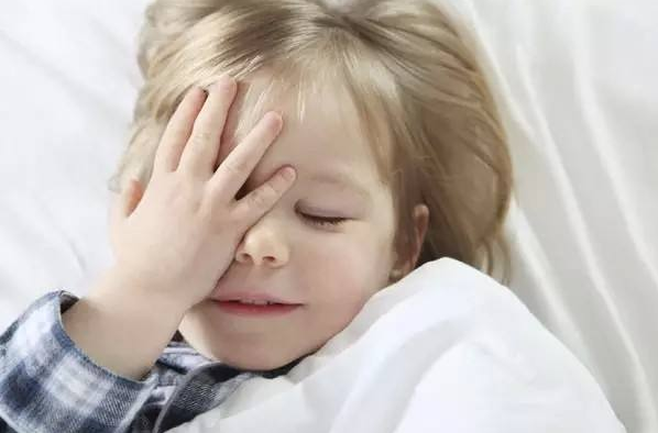 孩子晚上睡觉出汗多正常吗 孩子晚上出汗多怎么护理