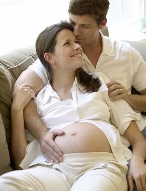 孕期同房时胎儿有什么感觉 孕期同房什么姿势比较安全