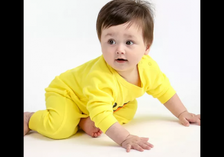 一岁以内的宝宝必须要学会的动作 宝宝一岁一内学会的动作