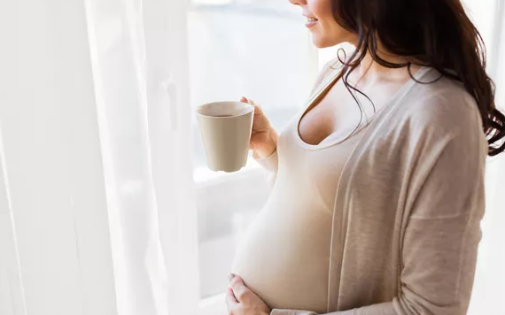 哺乳期多喝水奶会稀吗 哺乳期饮食注意事项