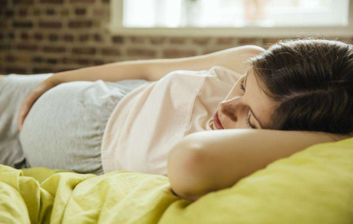 孕妇午睡对胎儿有哪些好处 孕妇午睡对胎儿的影响