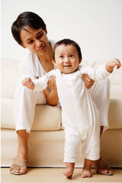 婴儿过早站立会导致腿弯吗 过早扶站对宝宝有什么危害