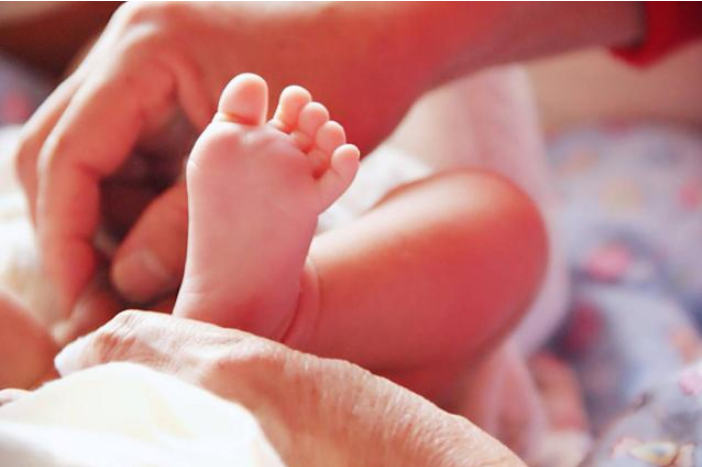 宝宝脊柱发育时间是什么时候 宝宝脊柱发育的三个关键阶段