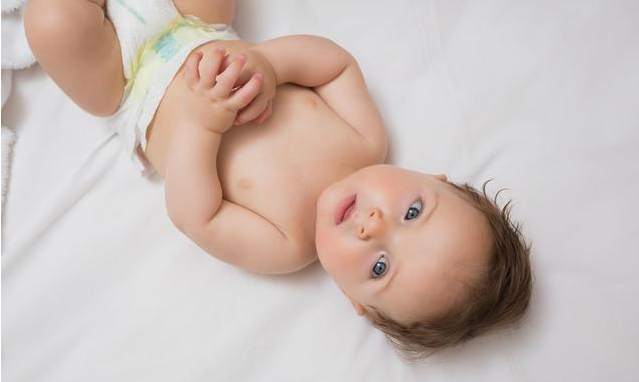 1到12个月|1到12个月宝宝发育标准是什么 1~12个月宝宝发育标准