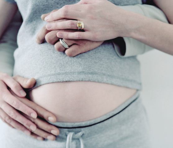 怀孕肚子会变黑怎么回事 如何预防妊娠纹