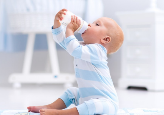 宝宝几个月可以喝水 宝宝喝水时间介绍