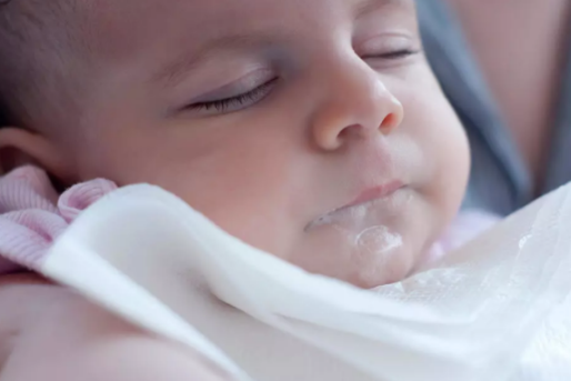 10个预防吐奶的技巧方法 宝宝吐奶怎么办