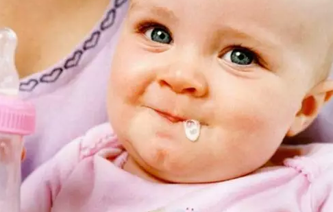 10个预防吐奶的技巧方法 宝宝吐奶怎么办