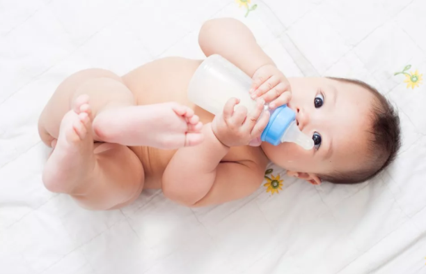 宝宝转奶怎么转 宝宝转奶正确方法步骤