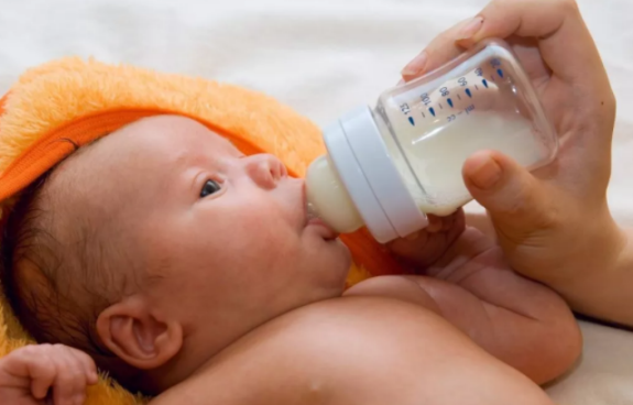 纯母乳喂养多长时间最好 纯母乳喂养时间介绍