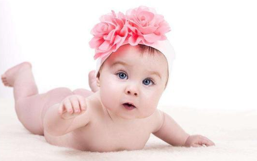 3个月宝宝翻身怎么训练 3个月宝宝翻身训练方法