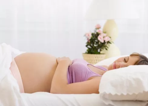 孕妇熬夜胎儿也会睡觉吗 孕妇晚上几点睡好
