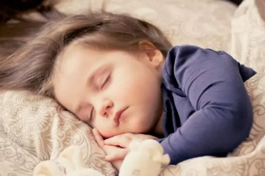 宝宝睡反觉的危害 2个月宝宝睡反觉有什么危害