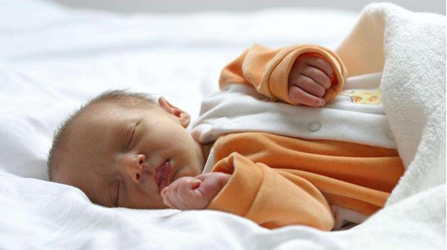 各月龄宝宝枕头的使用方法有什么区别 各月龄宝宝枕头使用方法