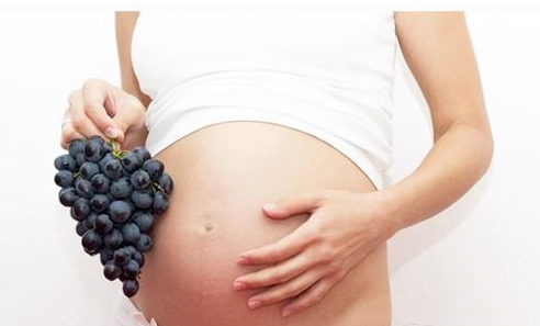 孕期多吃葡萄宝宝眼睛会变大吗 孕妇吃葡萄有哪些好处