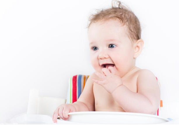 宝宝吃手有哪些原因 宝宝喜欢吃手是什么原因