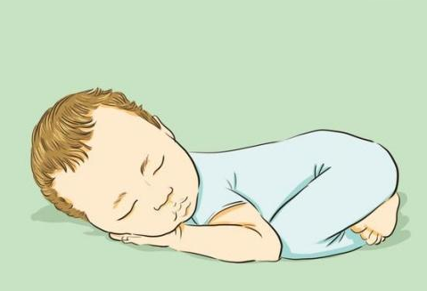 宝宝长期歪头睡有哪些危害 宝宝喜欢歪头睡的原因