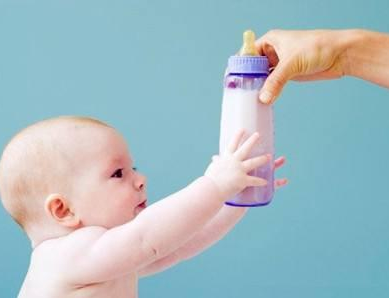 宝宝经常喝浓奶粉会怎么样 宝宝经常喝浓奶粉的危害