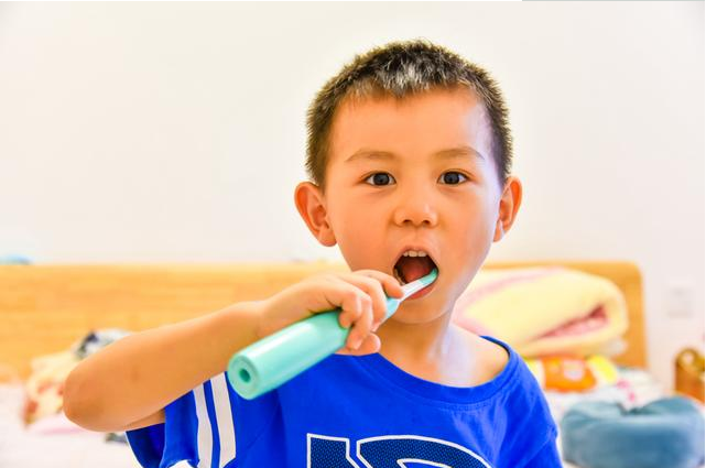 孩子怎么刷牙才干净 宝宝不同年龄阶段的刷牙方法