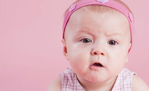 宝宝鼻屎多是什么原因 宝宝鼻屎多清理方法