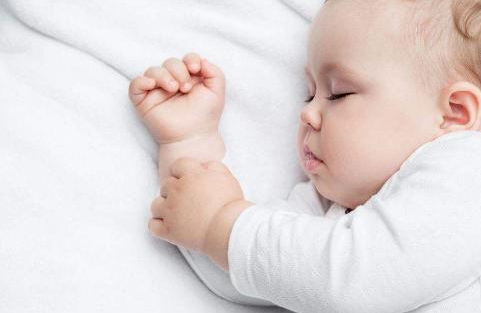 一岁以内宝宝睡眠时长是多少 一岁以内宝宝睡眠时长标准