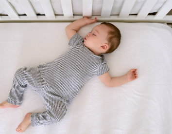 新生儿睡觉发出声音怎么回事 新生儿睡觉老是有声音