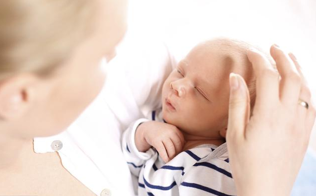 哺乳期妈妈感冒可以继续喂奶吗 哺乳期妈妈怎么安全用药