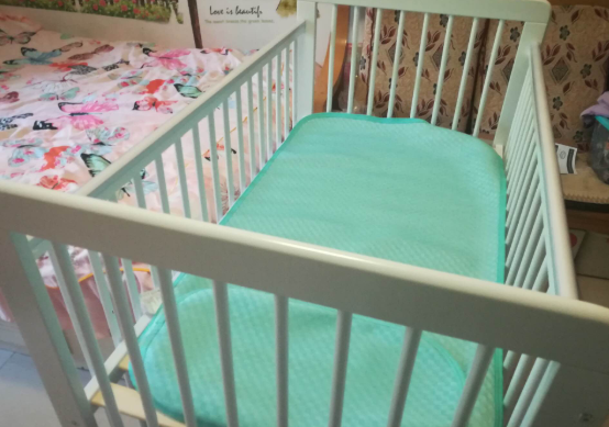 法国哈卡达婴儿床好用吗 法国哈卡达实木婴儿床测评