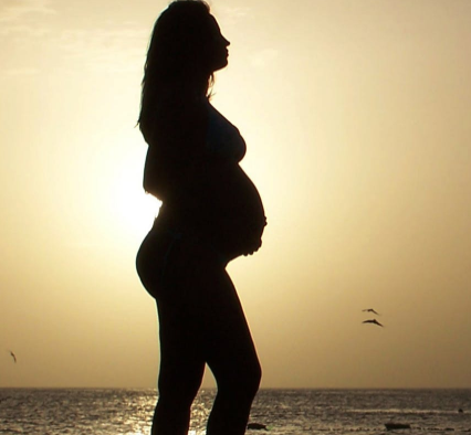 怀孕|怀孕2个月可以吃桂圆干吗 孕早期需要注意什么