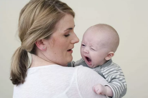 宝宝歪脖子怎么办  宝宝变成歪脖子的原因