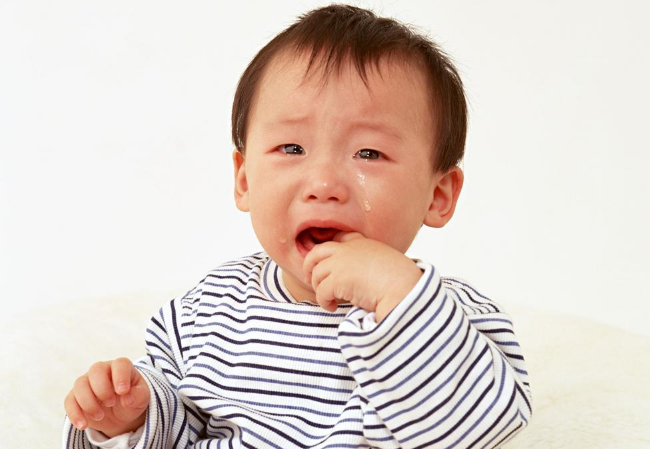 1-2岁宝宝哭闹不止教育他好 孩子不停的哭泣正确做法