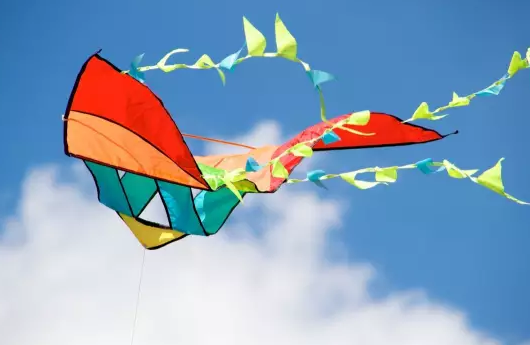 如何避免风筝伤人 春天放风筝的正确方法
