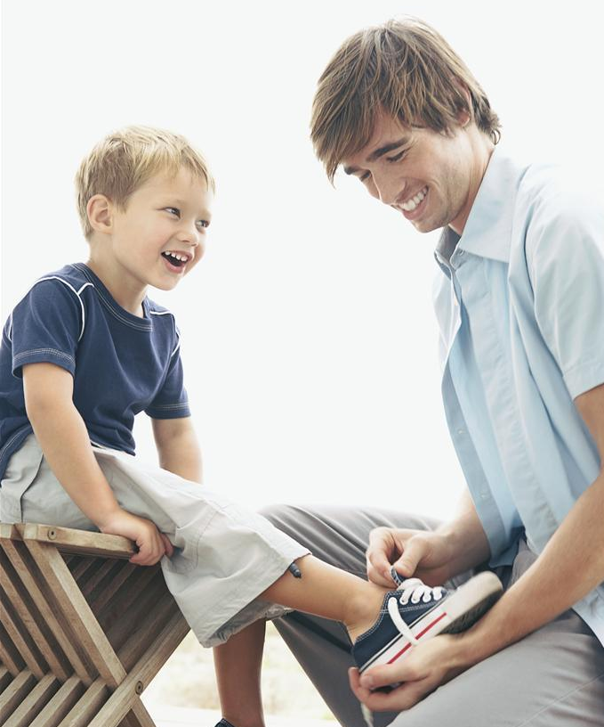 给孩子选什么鞋子最适合他 孩子学步鞋怎么选比较好