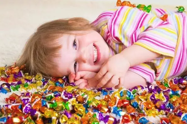 糖|宝宝吃太多糖有什么危害 如何防止宝宝吃太多糖
