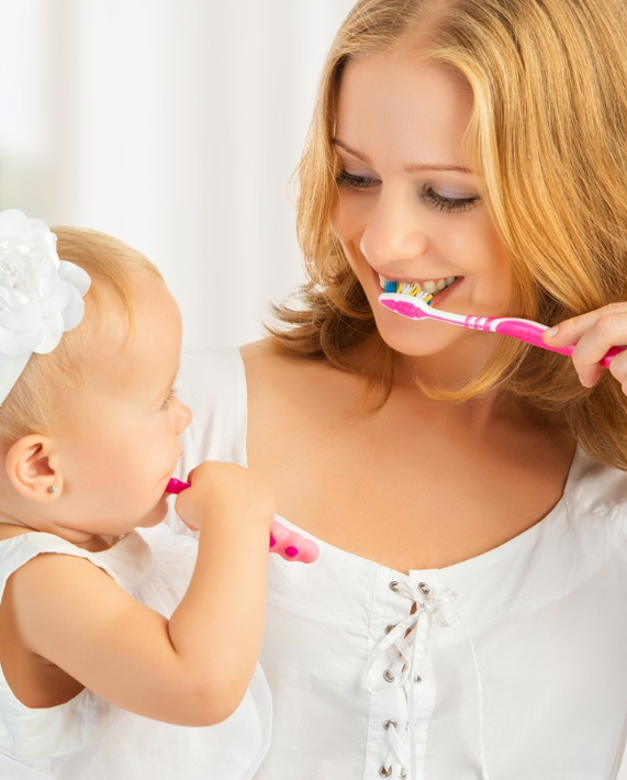 什么时候给孩子刷牙最好 孩子不配合刷牙怎么办