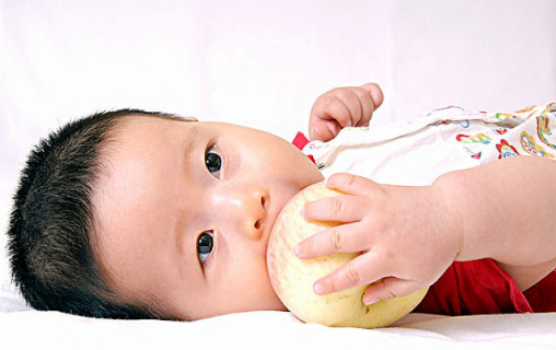宝宝苹果辅食怎么做 适合宝宝吃的苹果怎么选