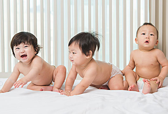 4个月宝宝应该学会的11项技能 四个月宝宝的发育标准