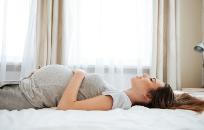 孕期孕妇翻动身子会压到宝宝吗 孕妇应保存怎样的睡姿