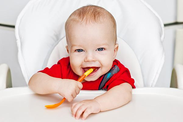 孩子爱咬东西是什么原因 孩子爱咬东西是缺微量元素吗