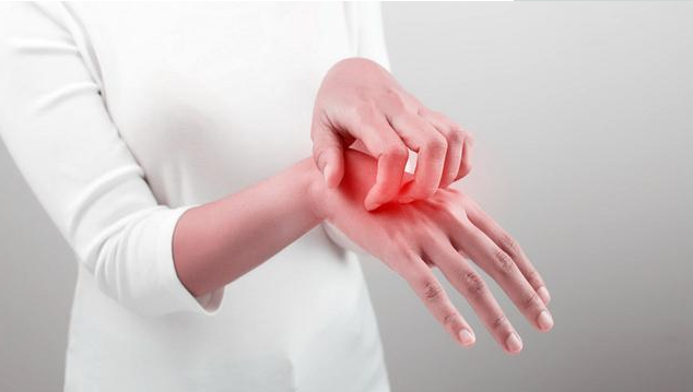 孕晚期手指关节痛是怎么回事 孕晚期手指关节痛怎么缓解